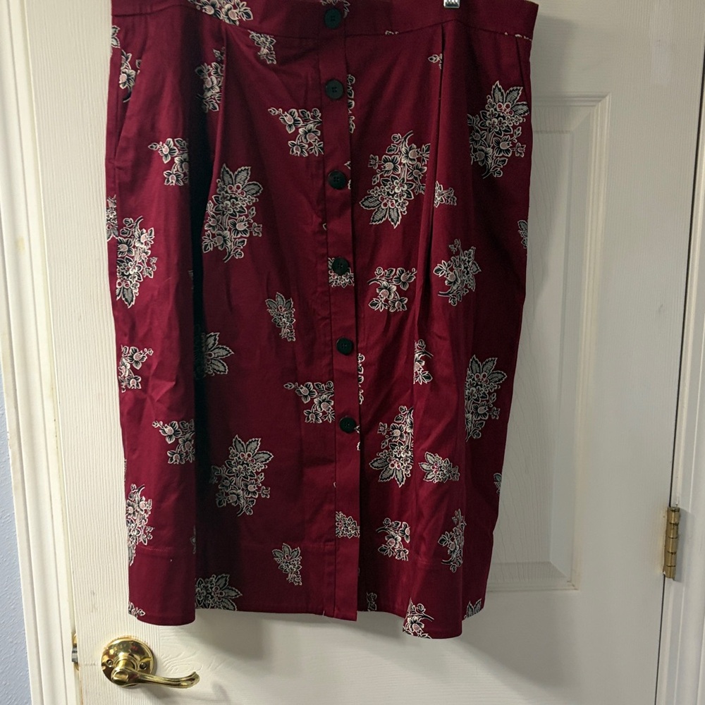 Ann Taylor Factory Burgundy Floral A-Line Skirt